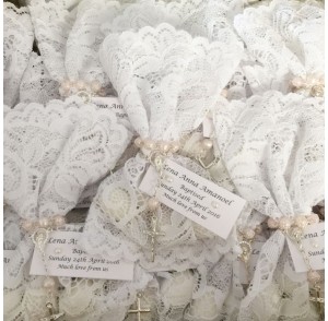 White lace bonbonniere bags 