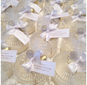 Decorative ribbed round trinket bonbonniere