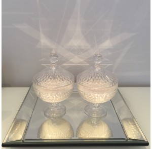 Decorative statement candle bonbonniere