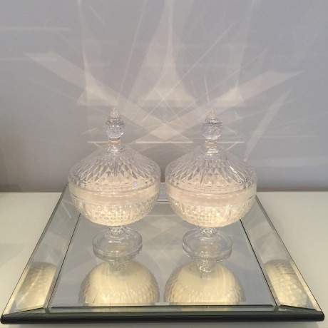 Decorative statement candle bonbonniere