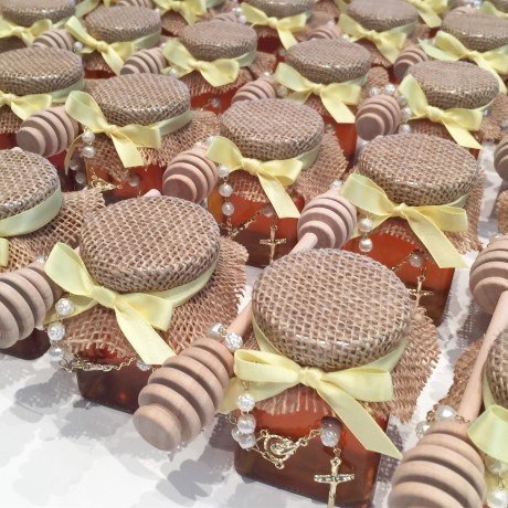 Hessian honey jar bonbonniere