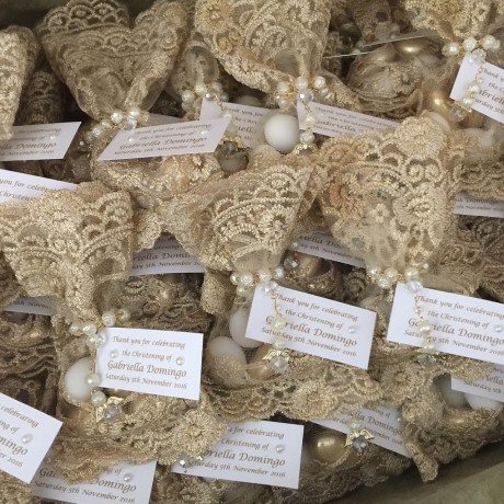 Gold lace bonbonniere bags with mini angle beads