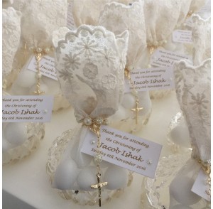Point trinket with ivory lace bags