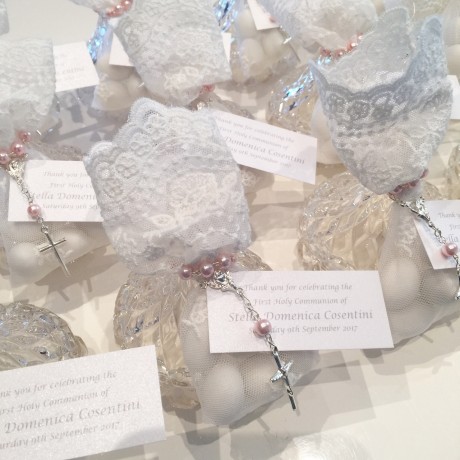 Point trinket candles, white lace bags & mini rosary bead bonbonniere